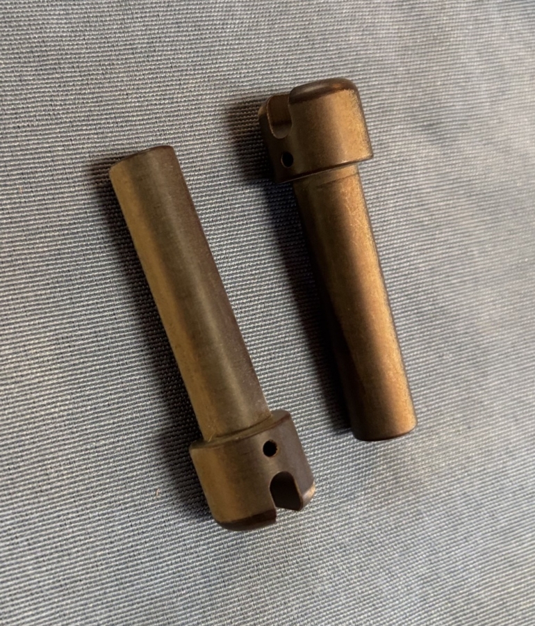 Cal 20 non adjustable jumper stay ends. Made from phenolic for longer life.